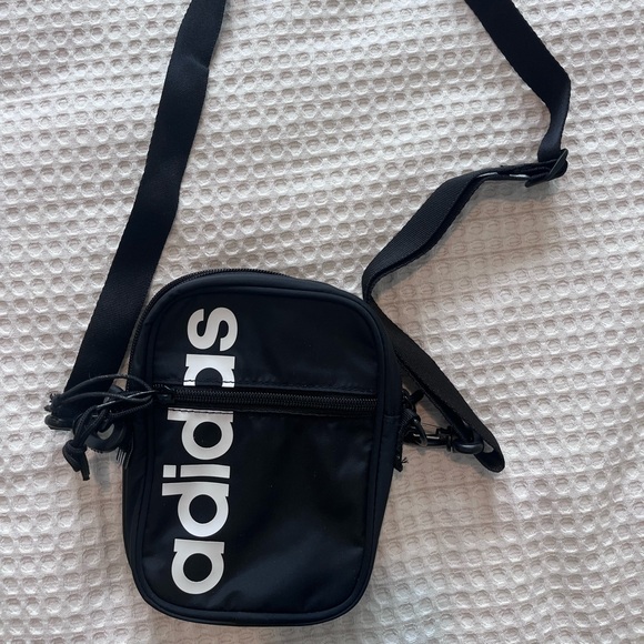 Athletic crossbody - Picture 1 of 2